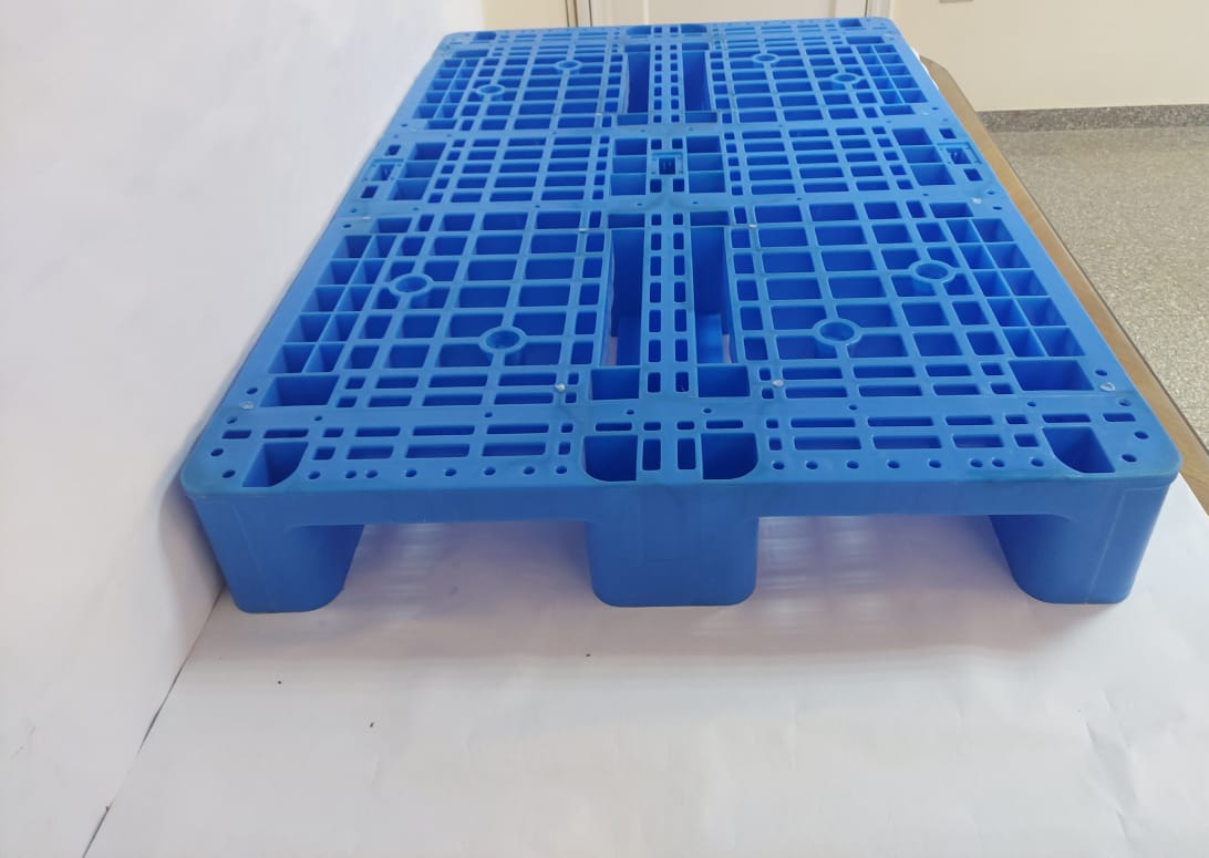 بالتة بلاستيك مقاس 80 سم × 1.20م